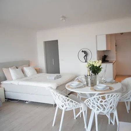 Apartment Art - With Seaview In De Haan