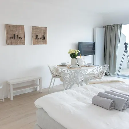 Apartment Art - With Seaview In De Haan
